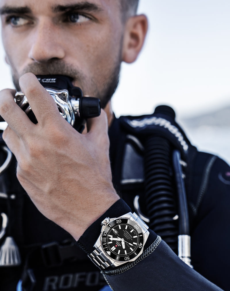 Swiss Military SMA34092 DIVER 1000: Swiss automatic dive watch