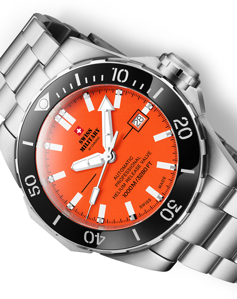 Sapphire crystal, unidirectional ceramic bezel and Super-LumiNova