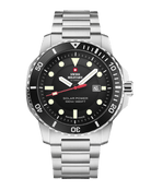Frontansicht der Swiss Military SMS34102.01 Schweizer Solar Sportuhr – schwarzes Zifferblatt mit Edelstahlarmband und leuchtenden Markierungen.