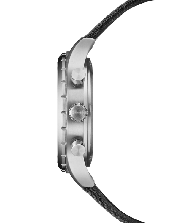 Швейцарские военные часы с полевым хронографом SM34117.07 боковой профиль